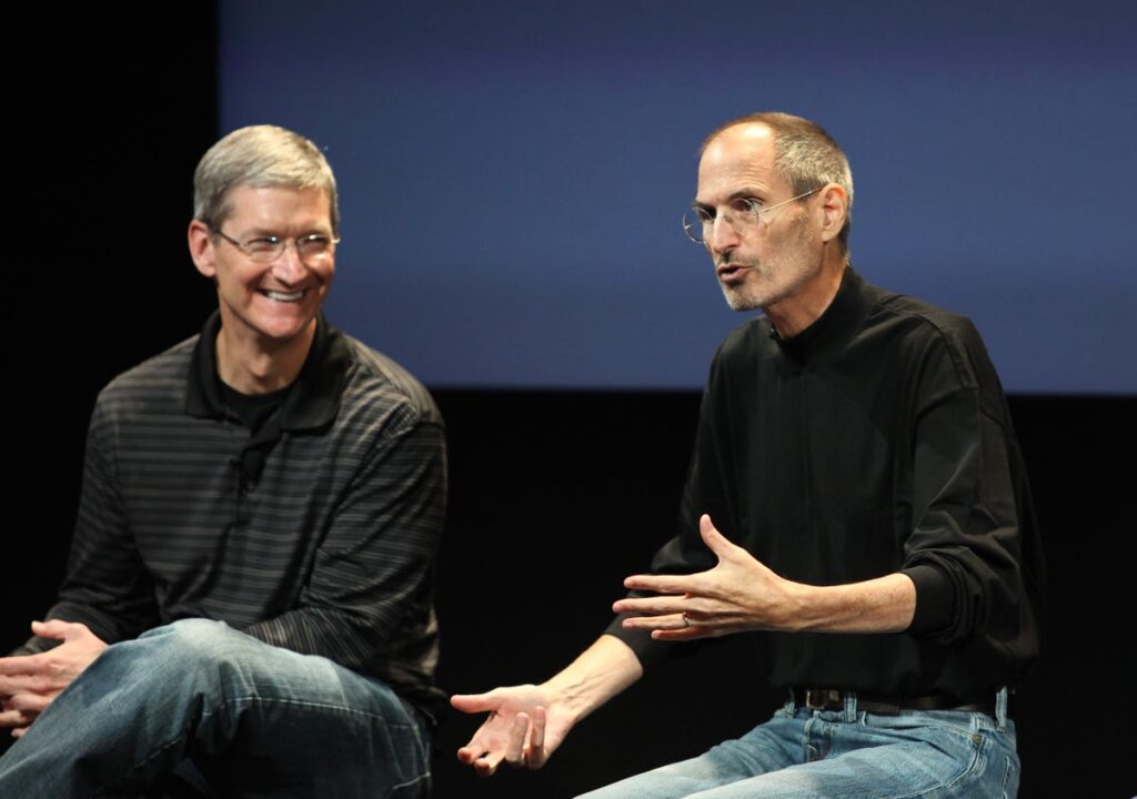 Steve Jobs ve Tim Cook