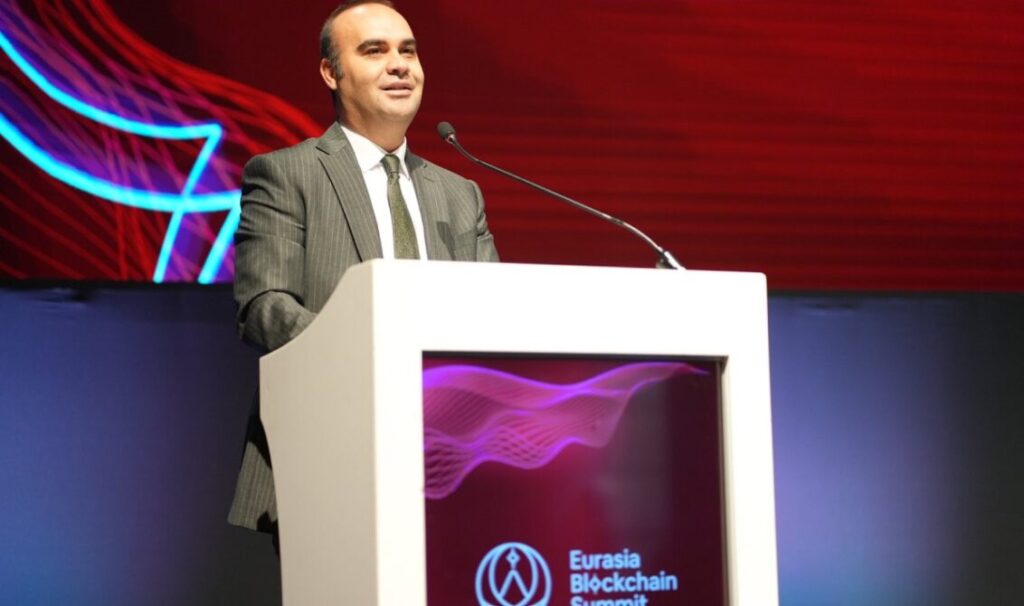 Sanayi ve Teknoloji Bakan Yardımcısı Mehmet Fatih Kacır, Eurasia Blockchain Summit etkinliğinde.